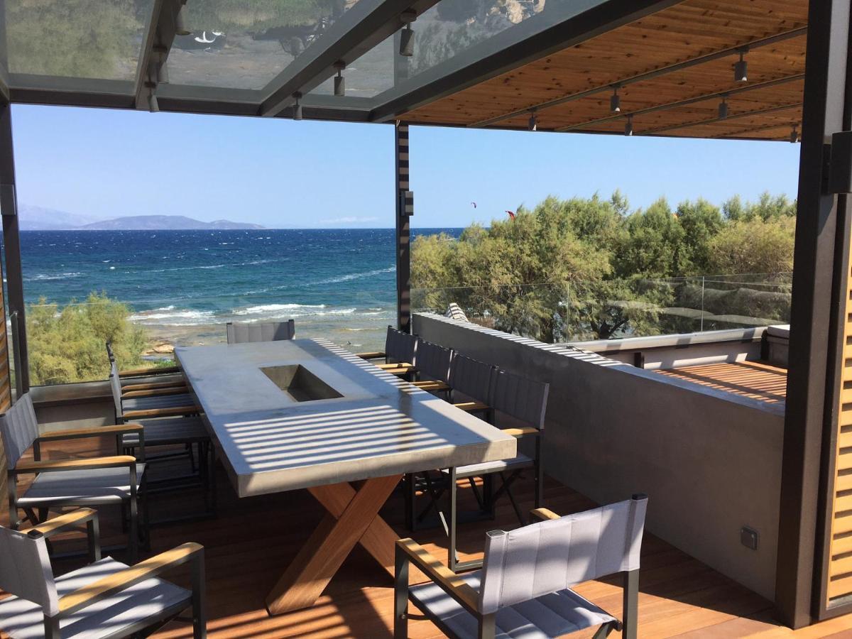 Windsurfing Seaside Apartment Artemida Exterior photo