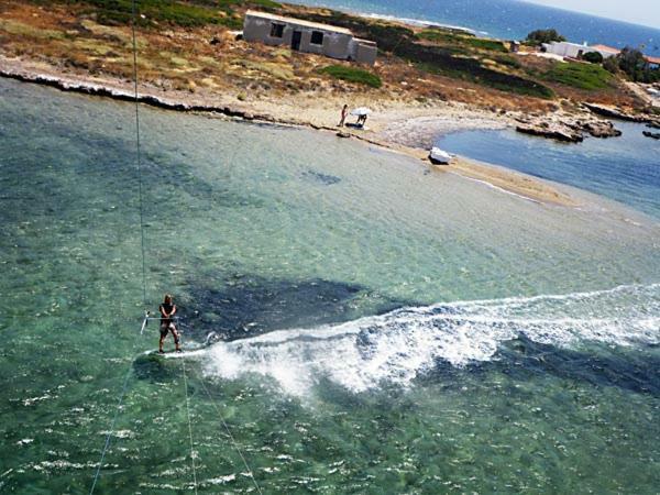 Windsurfing Seaside Apartment Artemida Exterior photo